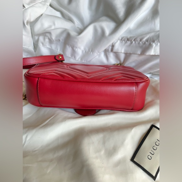 Gucci GG Marmont Mini Shoulder Handbag - Picture 4 of 15